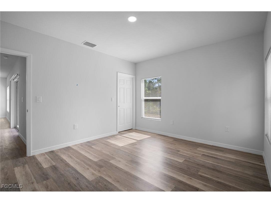 942 Sunrise Boulevard Lehigh Acres FL 33974 2025019943 image22