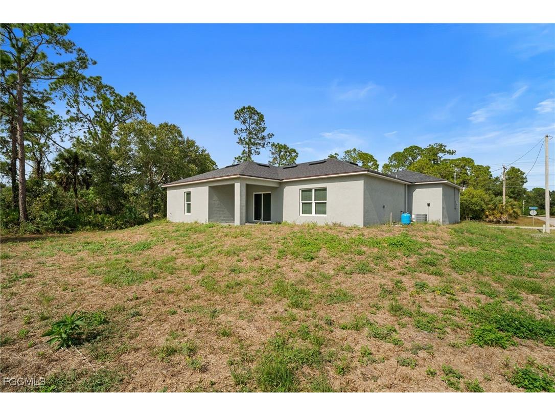 942 Sunrise Boulevard Lehigh Acres FL 33974 2025019943 image36