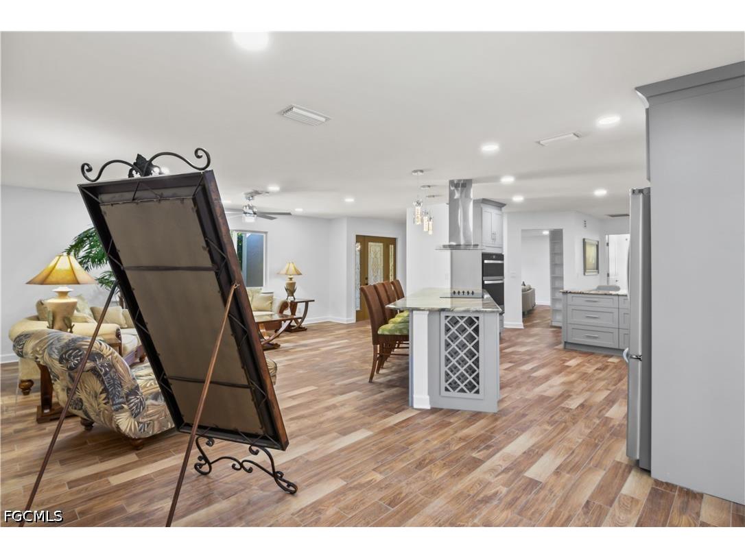 9421 Moonlight Drive Sanibel FL 33957 2026017145 image14