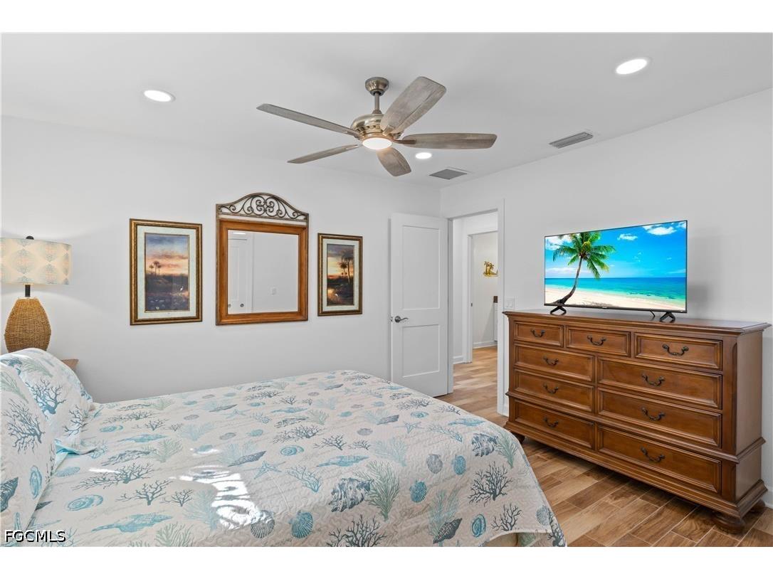 9421 Moonlight Drive Sanibel FL 33957 2026017145 image36