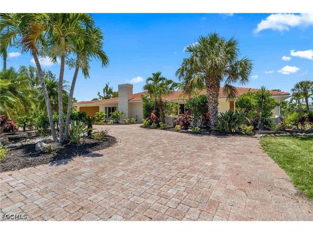 9421 Moonlight Drive Sanibel FL 33957 2026017145 image5