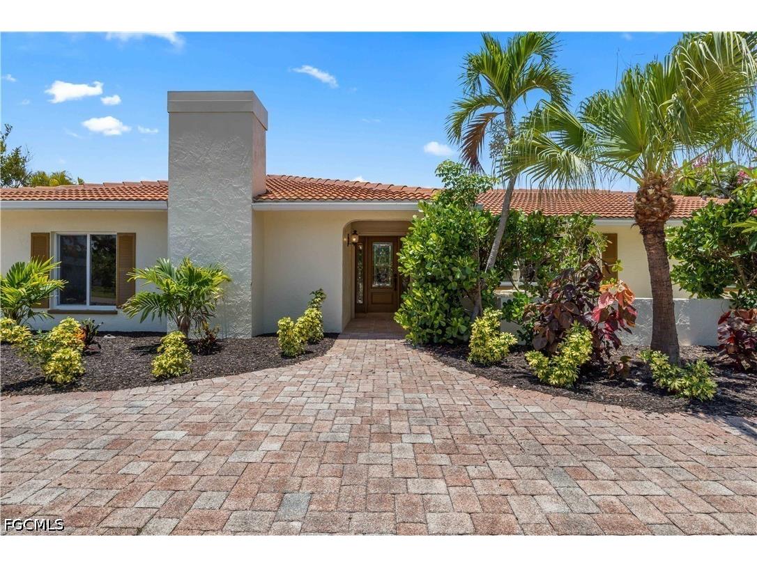 9421 Moonlight Drive Sanibel FL 33957 2026017145 image6