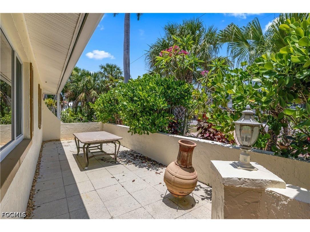 9421 Moonlight Drive Sanibel FL 33957 2026017145 image7