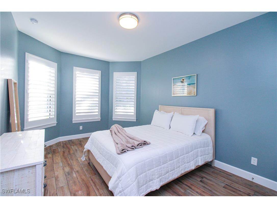 9423 Terresina Drive Naples FL 34119 225080688 image28