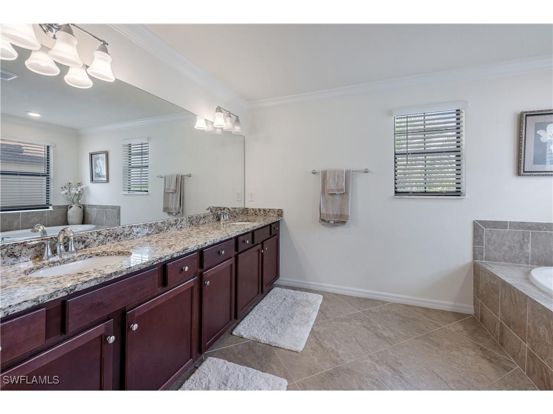 9425 Glenforest Drive Naples FL 34120 225057720 image24