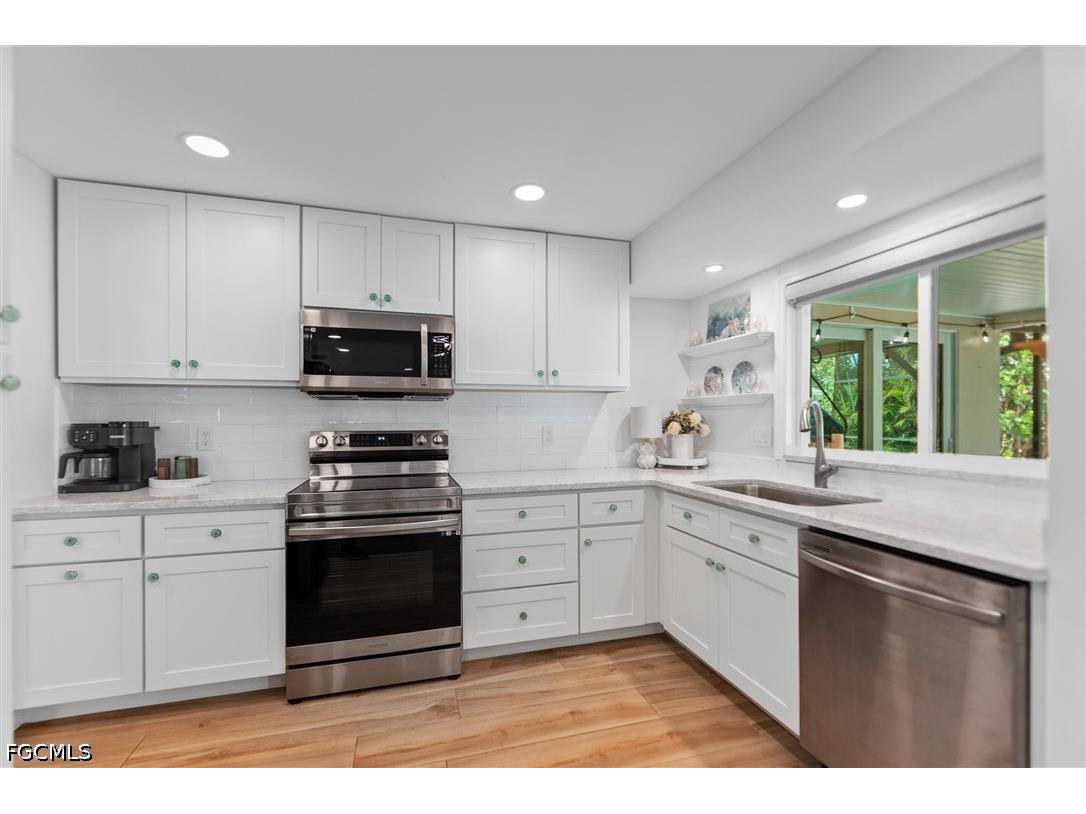 9428 Moonlight Drive Sanibel FL 33957 2026023567 image10
