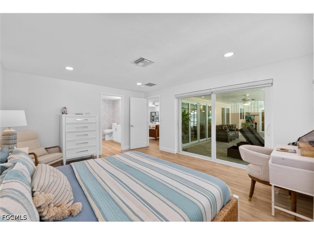 9428 Moonlight Drive Sanibel FL 33957 2026023567 image13