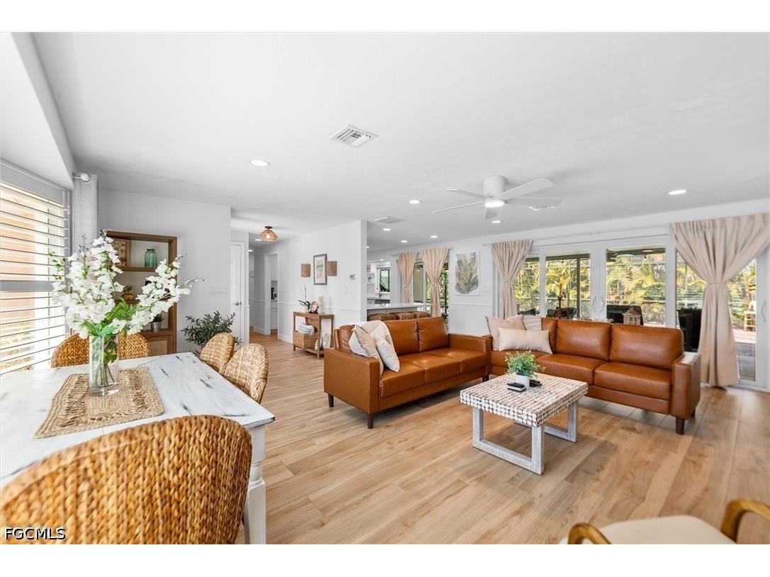9428 Moonlight Drive Sanibel FL 33957 2026023567 image6