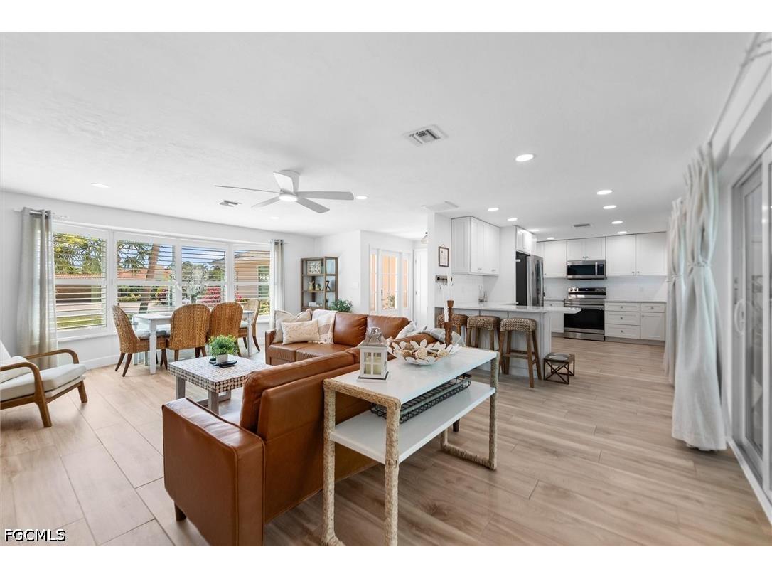 9428 Moonlight Drive Sanibel FL 33957 2026023567 image8