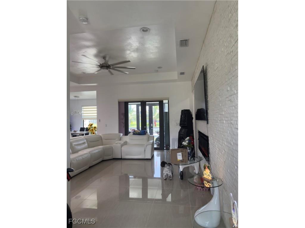 943 SW 15th Place Cape Coral FL 33991 2025007116 image3