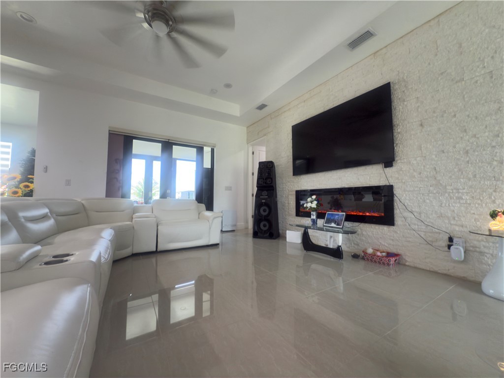 943 SW 15th Place Cape Coral FL 33991 2025007116 image4