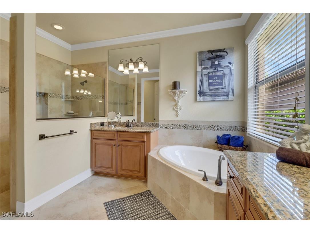 9434 Piacere Way Naples FL 34113 224080185 image18