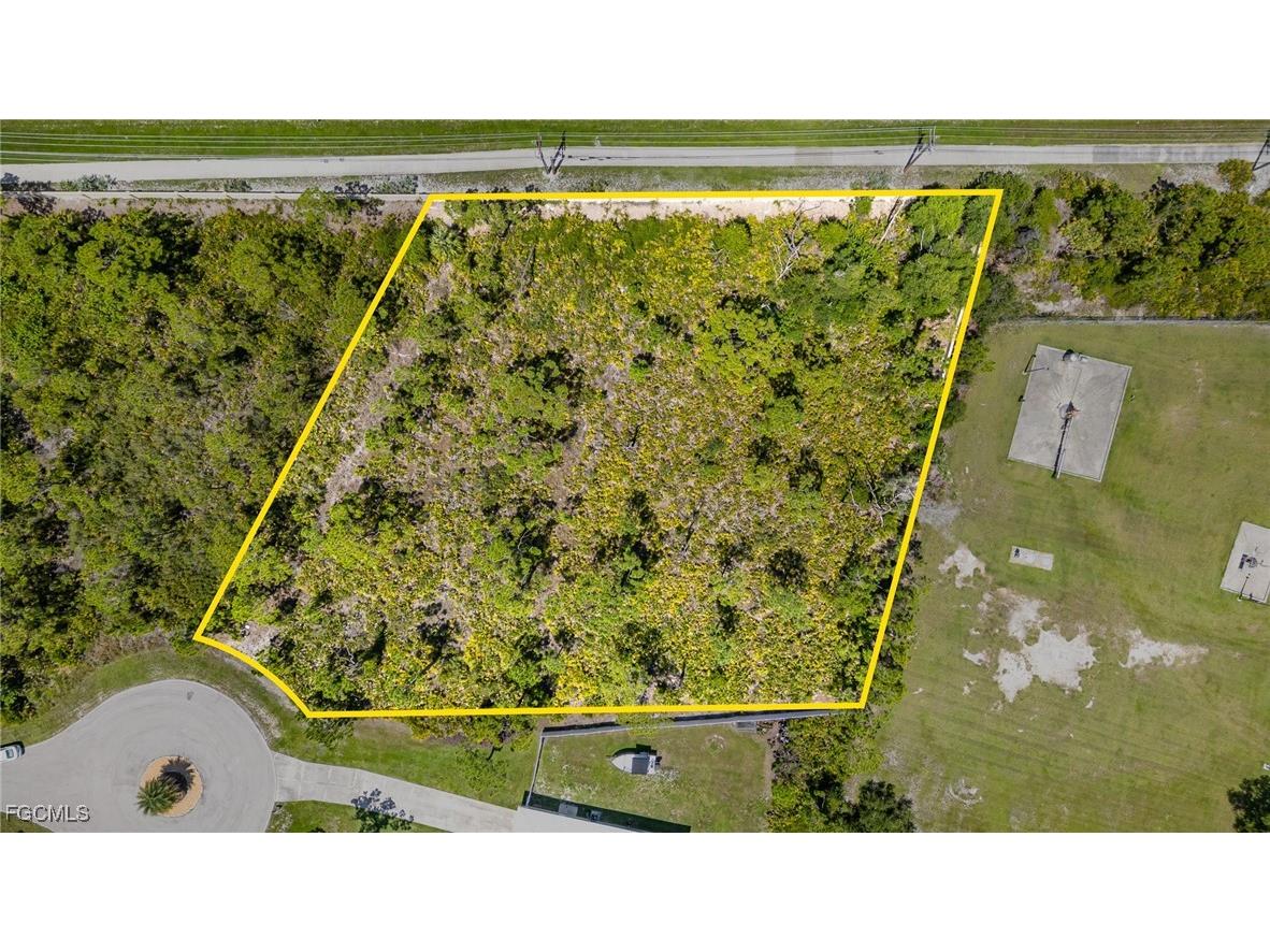 9437 Treasure Lake Court Saint James City FL 33956 2025011910 image2