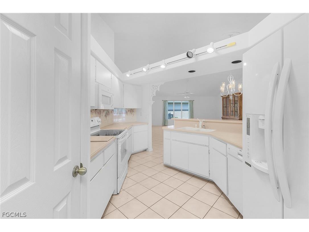 9439 Palm Island Circle North Fort Myers FL 33903 2026010513 image27