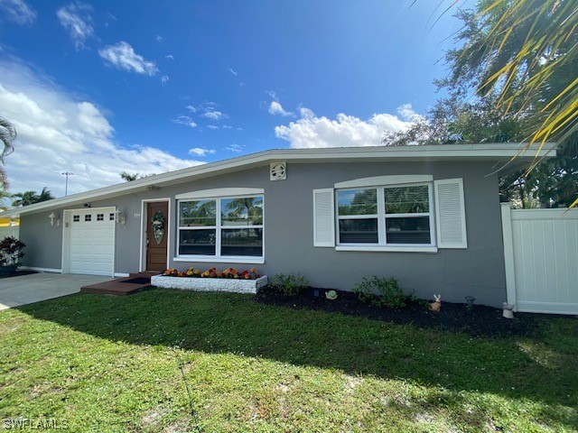 944 22nd Avenue N Naples FL 34103 223076037 image1