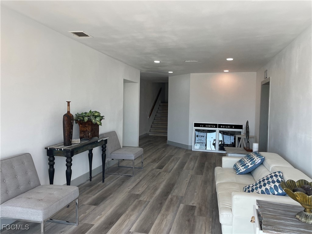 944 Country Club Boulevard Cape Coral FL 33990 2026000778 image2