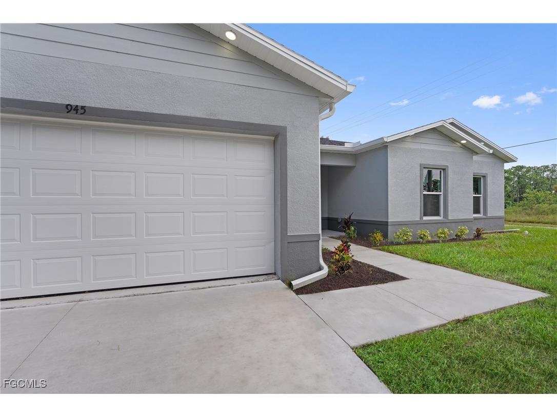 945 Butler Street E Lehigh Acres FL 33974 2026000662 image4