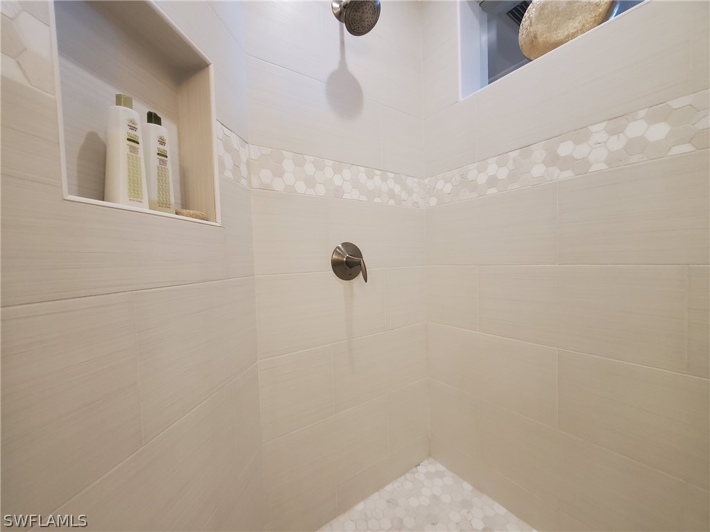 945 Eastham Way #H-203 Naples FL 34104 226006714 image22