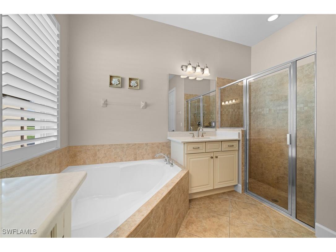 9451 Quarry Drive Naples FL 34120 225048484 image17