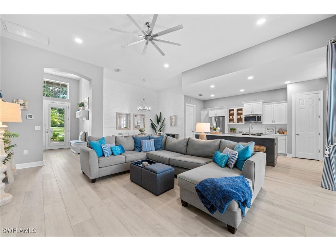 9451 Quarry Drive Naples FL 34120 225048484 image2