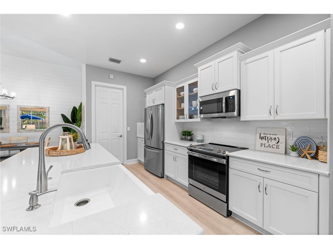 9451 Quarry Drive Naples FL 34120 225048484 image8