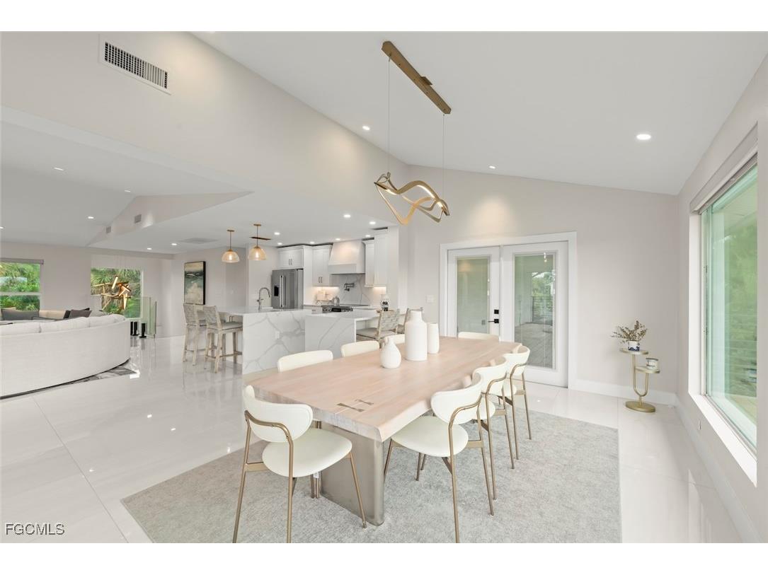 9455 Coventry Court Sanibel FL 33957 2025024054 image12