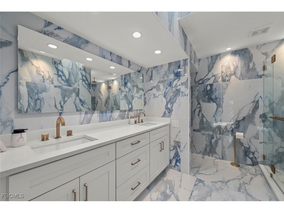 9455 Coventry Court Sanibel FL 33957 2025024054 image17