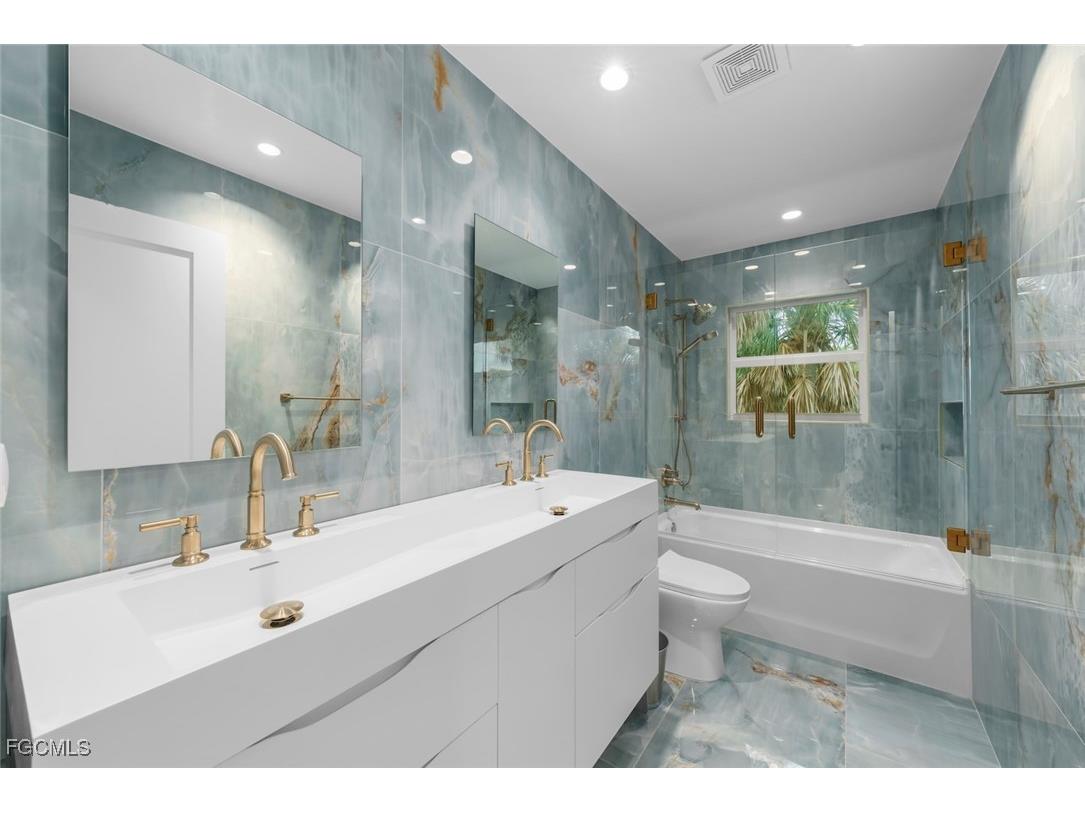 9455 Coventry Court Sanibel FL 33957 2025024054 image27