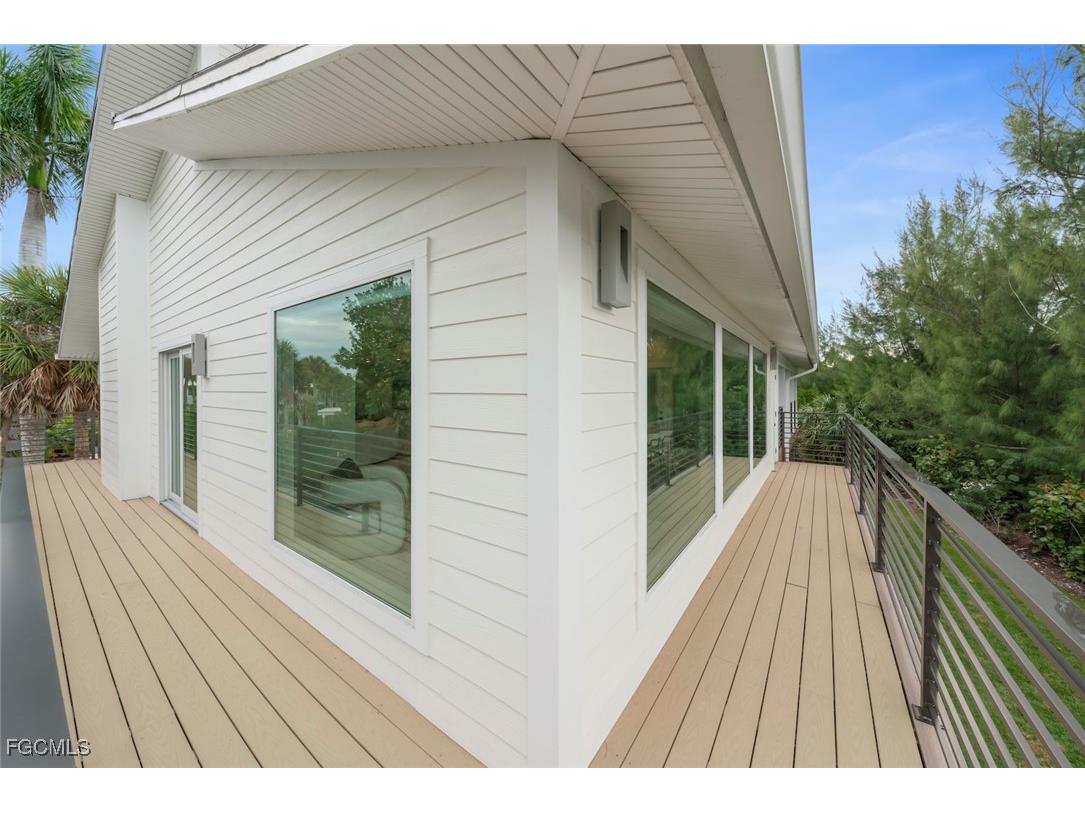 9455 Coventry Court Sanibel FL 33957 2025024054 image43