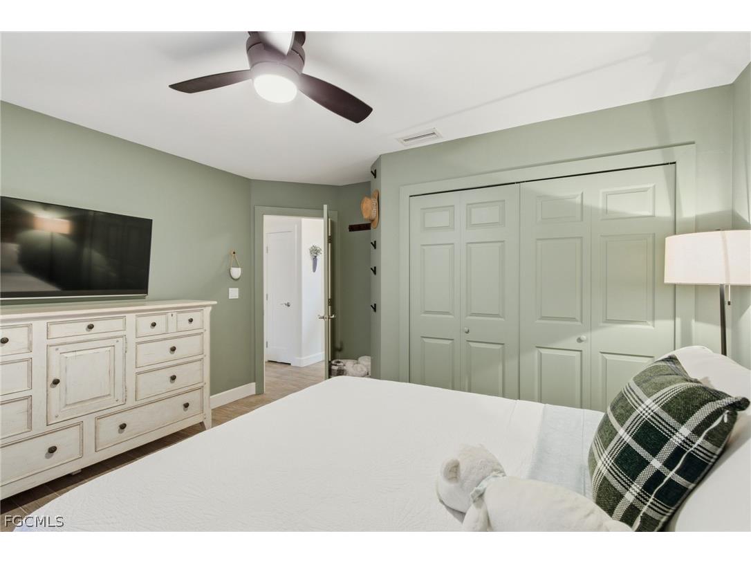 9455 Palm Island Circle North Fort Myers FL 33903 2026010560 image15