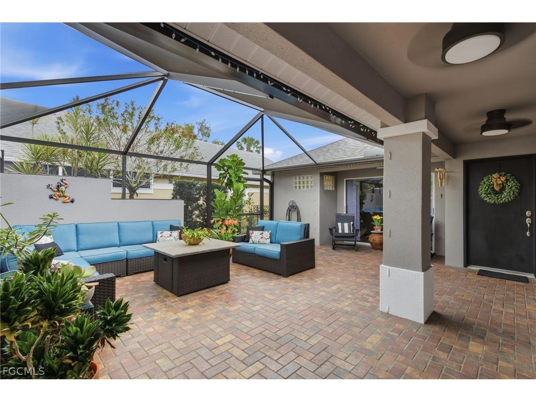 9455 Palm Island Circle North Fort Myers FL 33903 2026010560 image2
