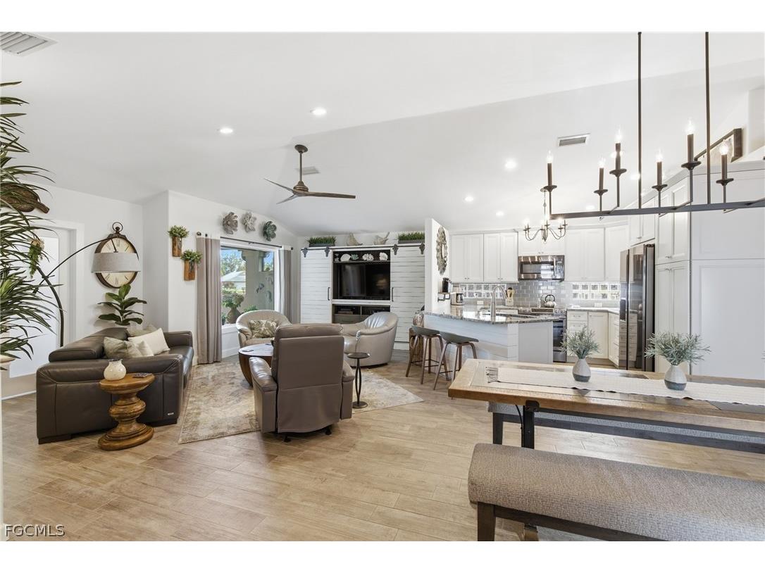 9455 Palm Island Circle North Fort Myers FL 33903 2026010560 image5