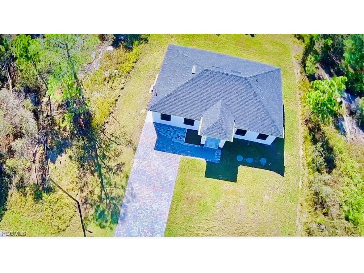 946 Panda Drive Lehigh Acres FL 33974 2025017341 image3