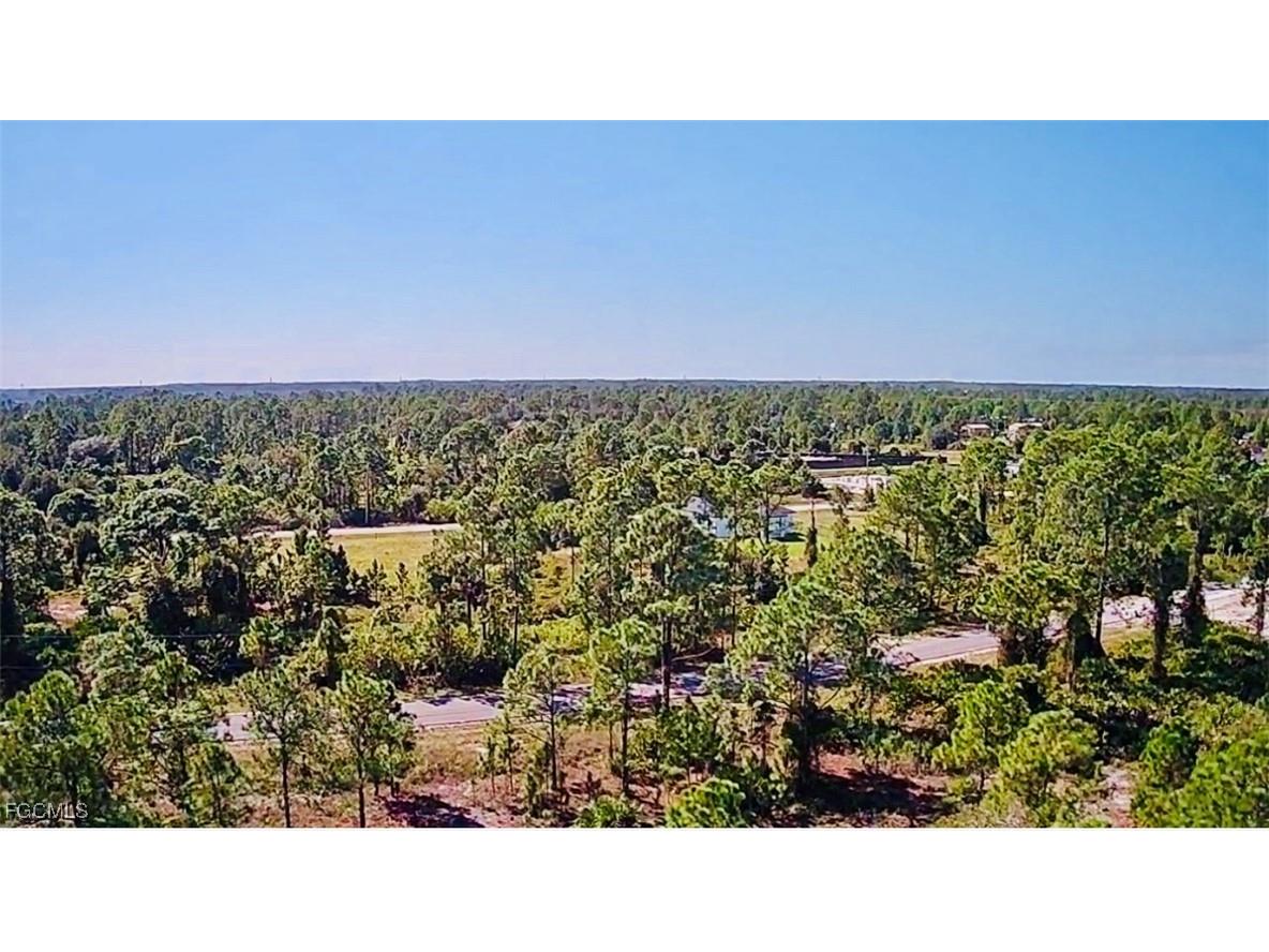 946 Panda Drive Lehigh Acres FL 33974 2025017341 image5