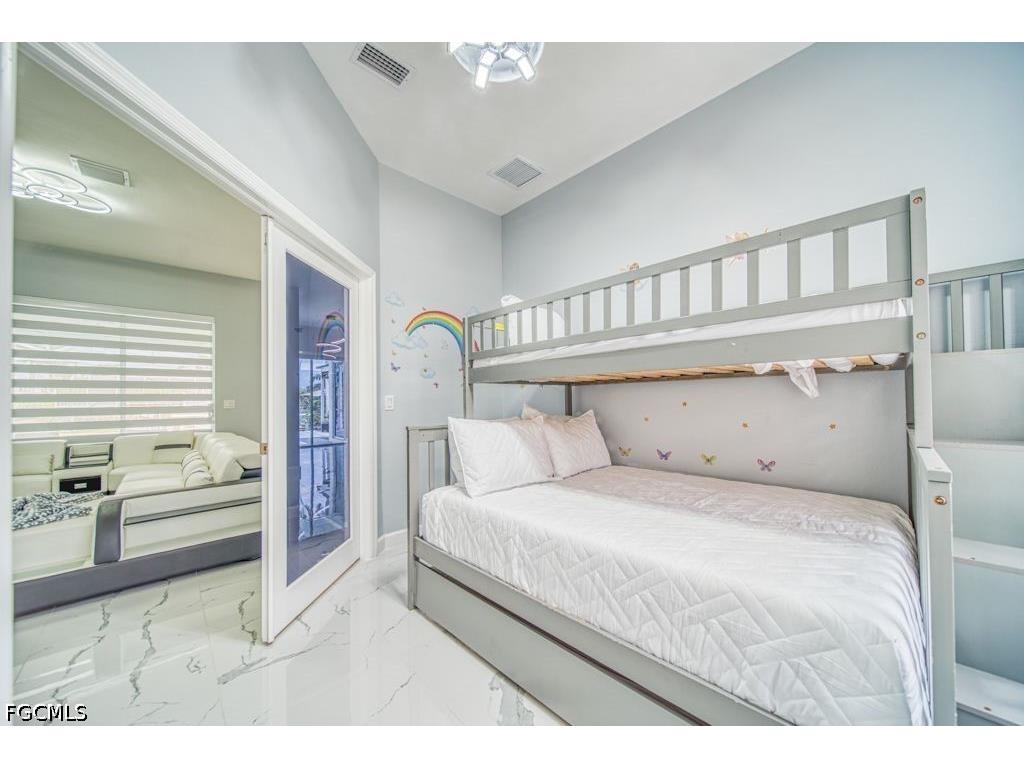 946 SE 23rd Place Cape Coral FL 33990 2026024740 image10