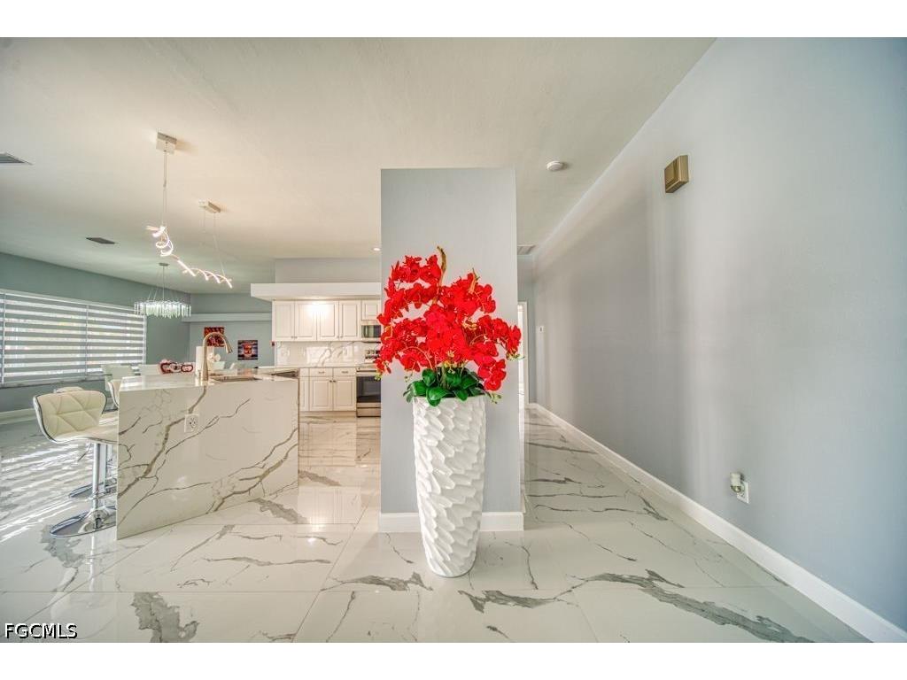 946 SE 23rd Place Cape Coral FL 33990 2026024740 image11