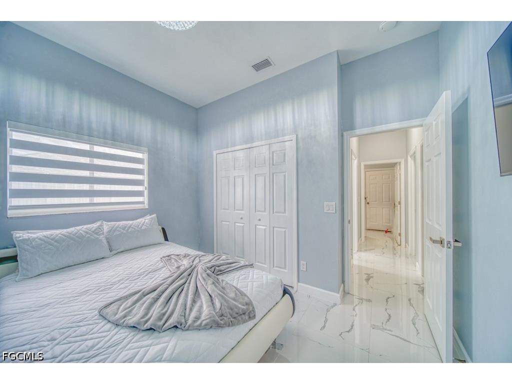 946 SE 23rd Place Cape Coral FL 33990 2026024740 image21