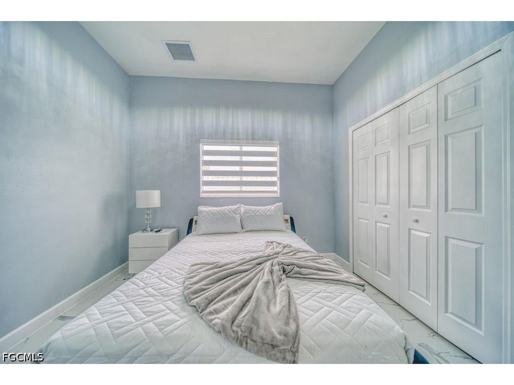 946 SE 23rd Place Cape Coral FL 33990 2026024740 image22