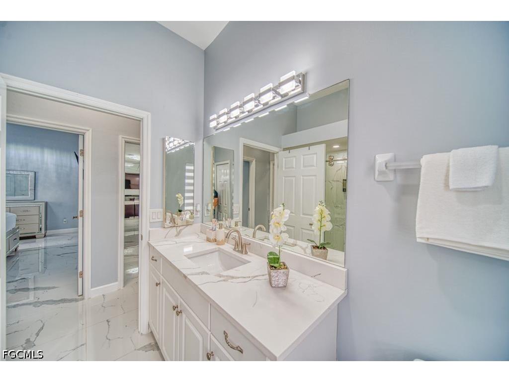 946 SE 23rd Place Cape Coral FL 33990 2026024740 image24