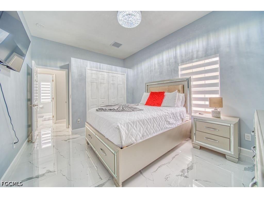 946 SE 23rd Place Cape Coral FL 33990 2026024740 image26