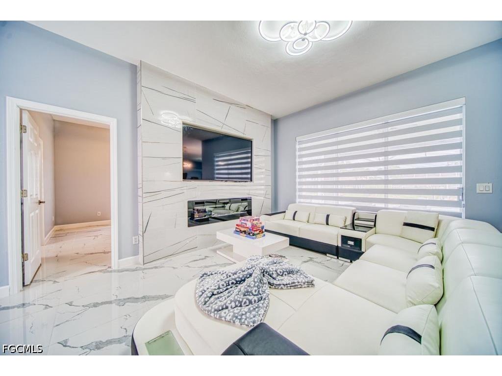 946 SE 23rd Place Cape Coral FL 33990 2026024740 image28
