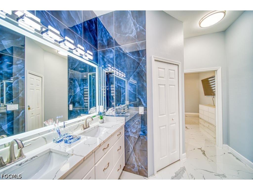 946 SE 23rd Place Cape Coral FL 33990 2026024740 image34