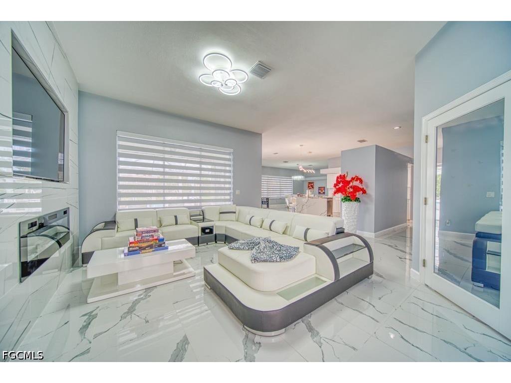 946 SE 23rd Place Cape Coral FL 33990 2026024740 image35