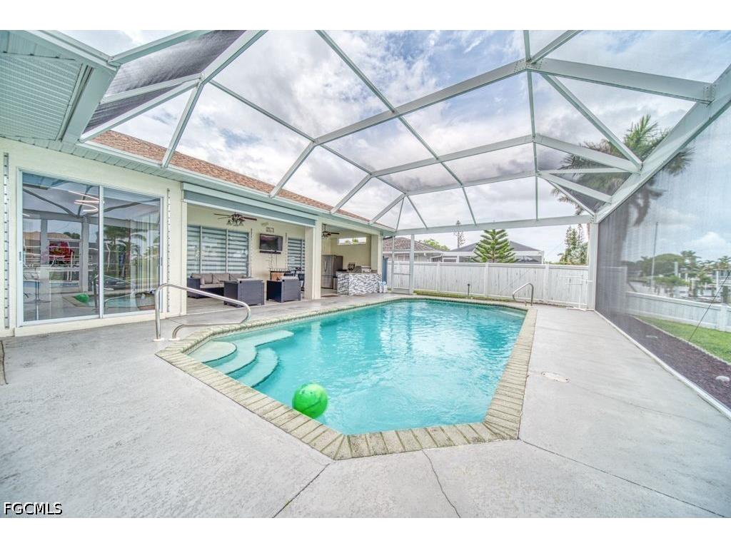 946 SE 23rd Place Cape Coral FL 33990 2026024740 image37