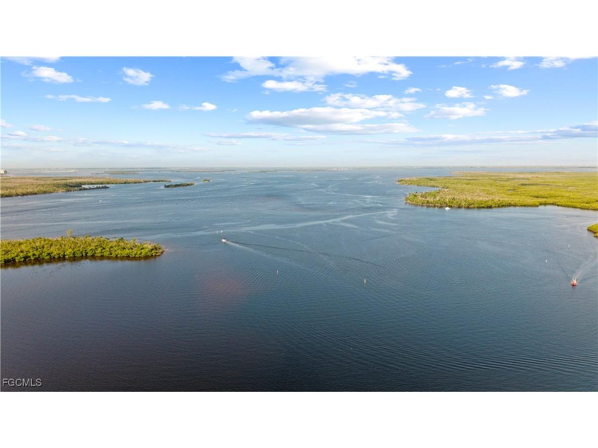 946 San Carlos Drive Fort Myers Beach FL 33931 2025004506 image1