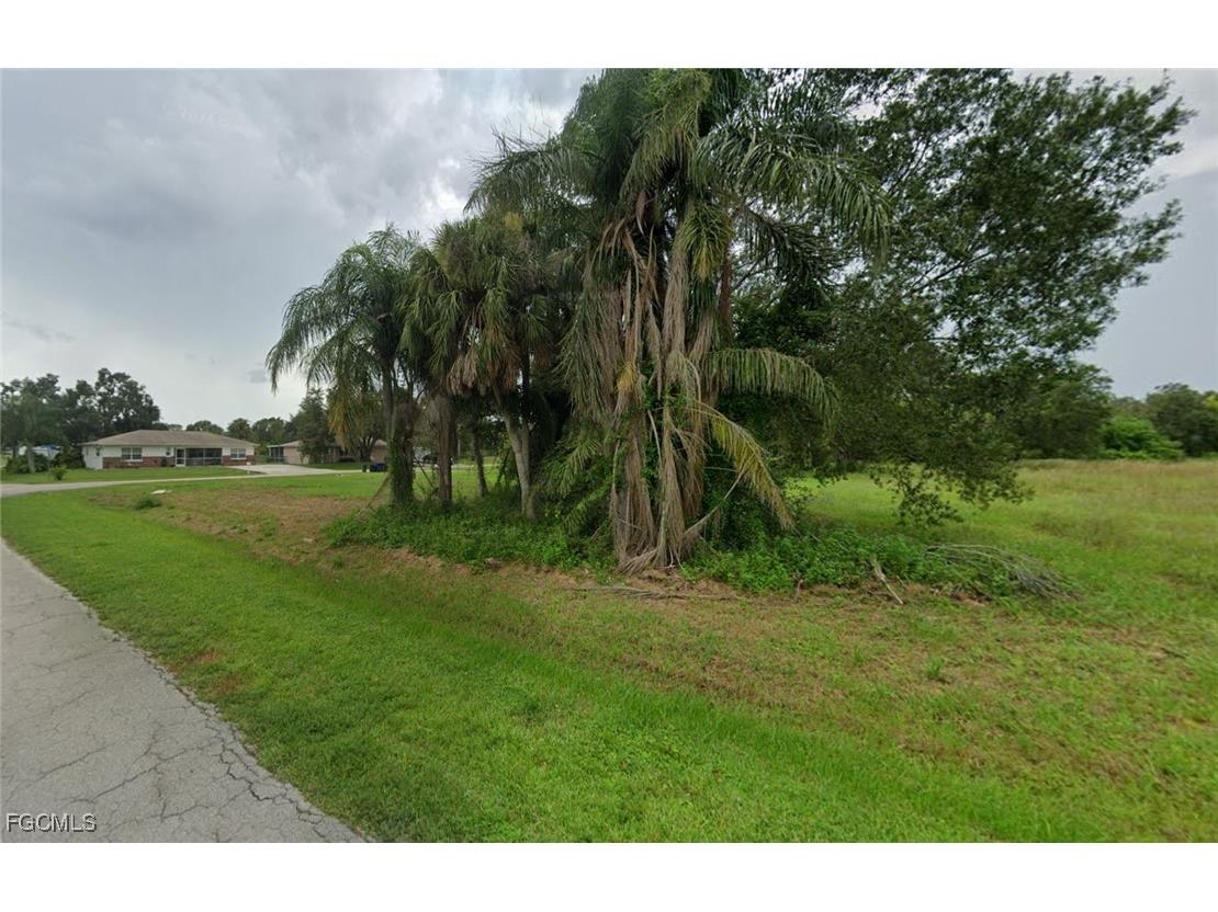 9461 Swan Way North Fort Myers FL 33917 2025006650 image5