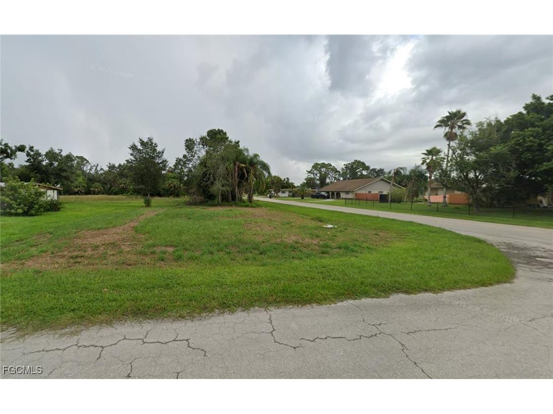 9461 Swan Way North Fort Myers FL 33917 2025006650 image6