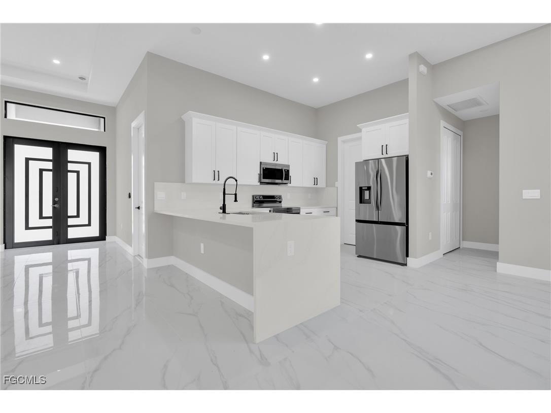 947 Gable Street Lehigh Acres FL 33974 2026003608 image2