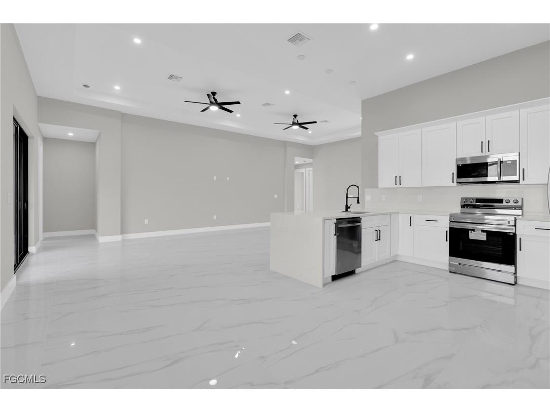 947 Gable Street Lehigh Acres FL 33974 2026003608 image3