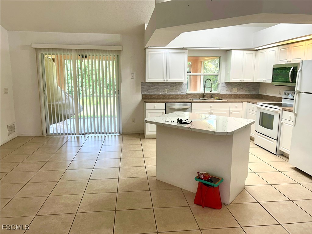 947 Hunter Street E Lehigh Acres FL 33974 2025013415 image4